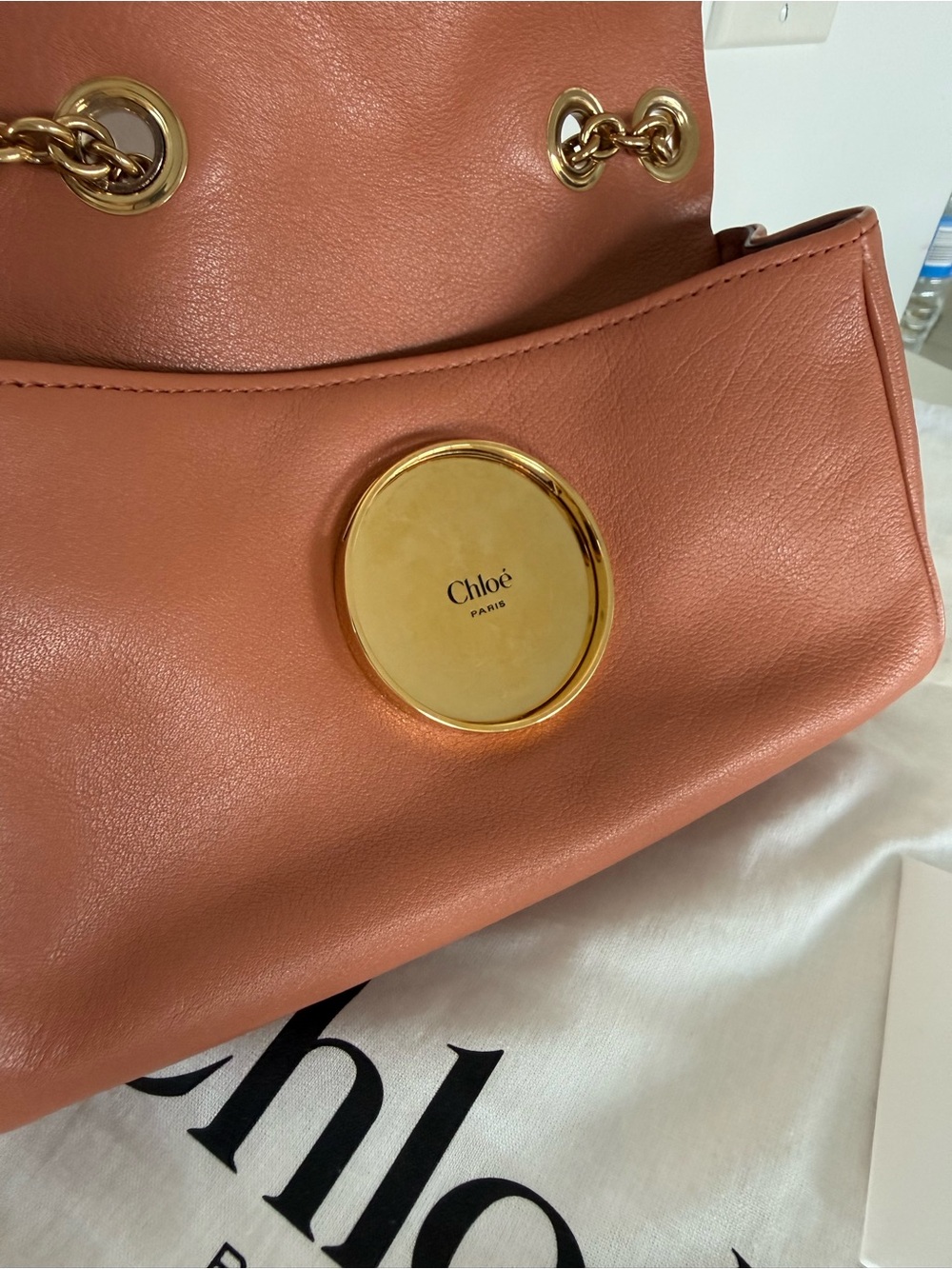 Chloé Heritage Shoulder Bag in Coral Orange Grained Leather - Picture 6 of 15